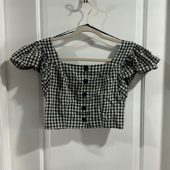 Urban Outfitters Tops - Urban Outfitters Gingham Button Down Ruffle Cap Sleeve Top